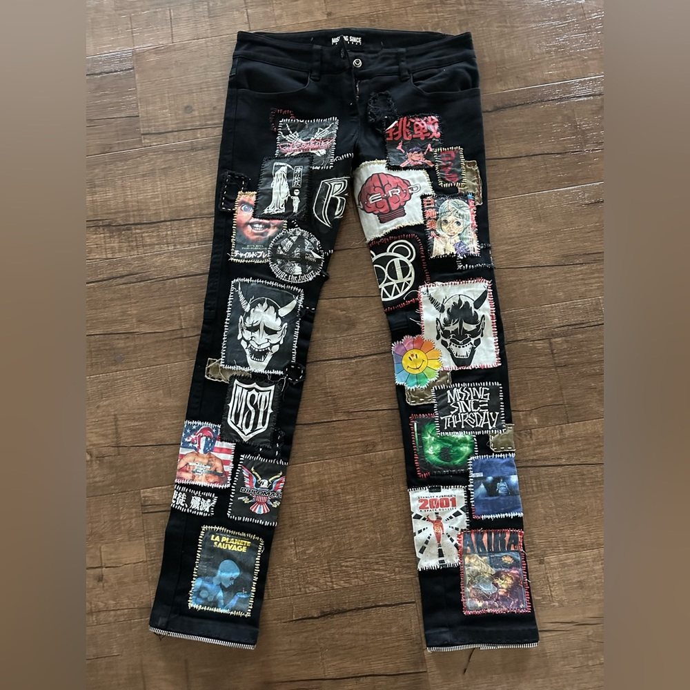 MISSING SINCE THURDAY SIZE 28 JEANS